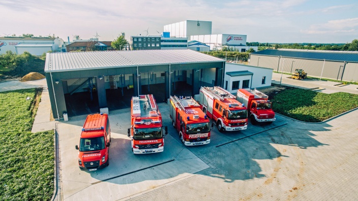 Ein hochmodernes Einsatzleitfahrzeug steht der Freiwilligen Feuerwehr jetzt für Notfälle zur Verfügung.